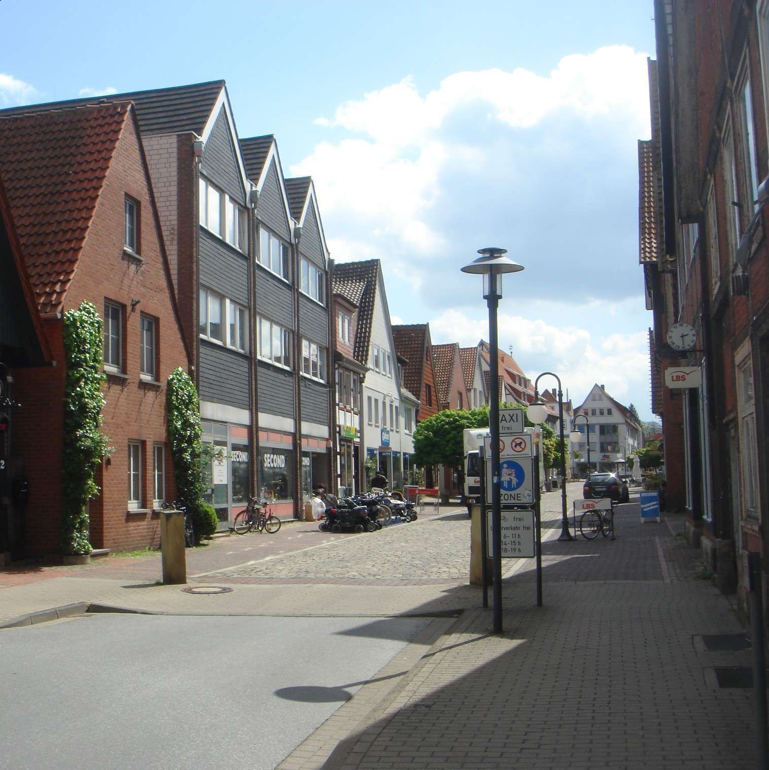 Stadthagen // Helle zentrale Büroeinheit zu vermieten