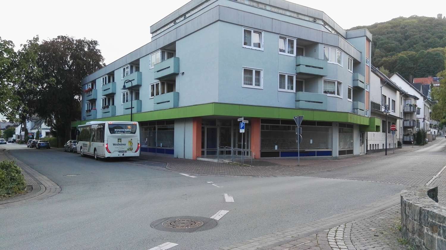 Marsberg // Großräumige Gewerbefläche in zentraler Lage zu vermieten