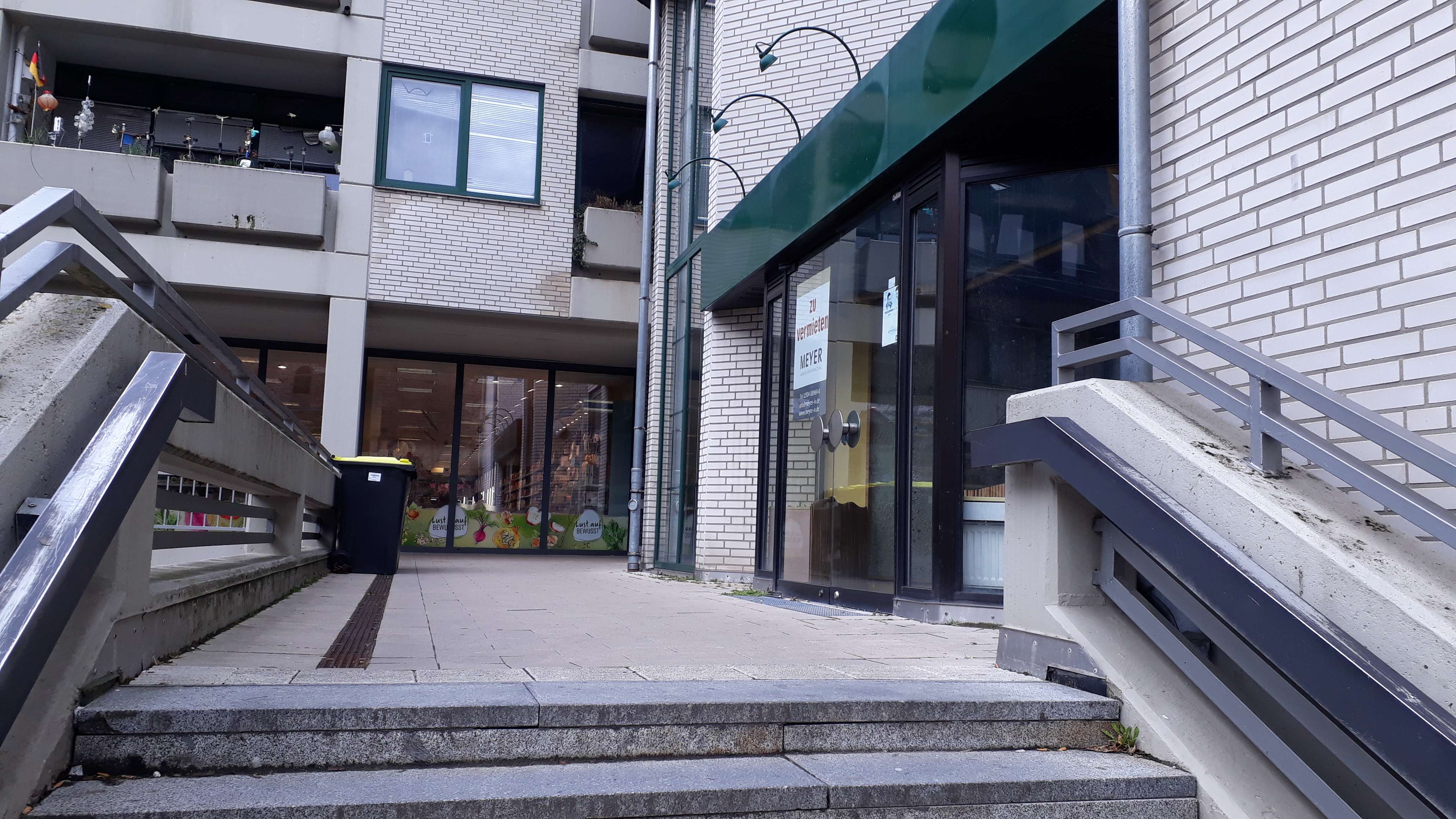 Höxter // Zentral gelegene Gewerbeeinheit am Marktplatz zu vermieten